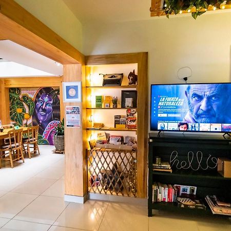 Adn Algo De Nosotros - Malaika Vandrarhem Medellín Exteriör bild
