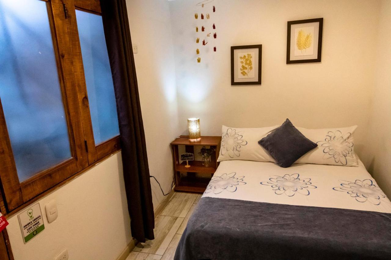Adn Algo De Nosotros - Malaika Vandrarhem Medellín Exteriör bild